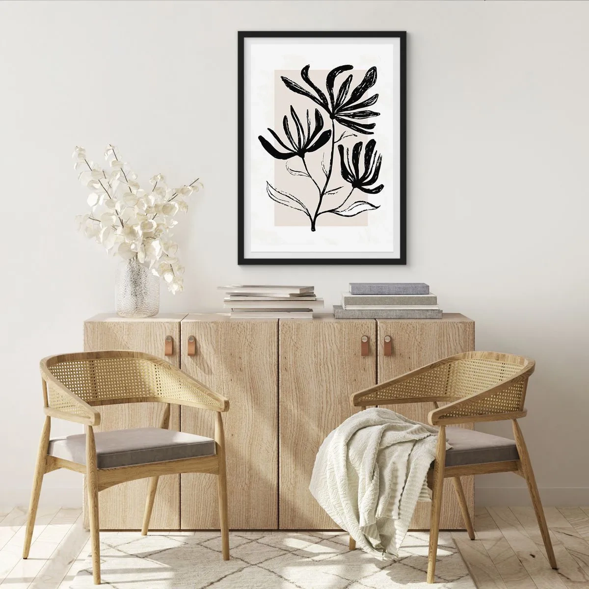 Poster în ramă neagră - Ilustrație alb-negru a florilor pe un fundal bej - 50x70cm - Schiță pentru ierbar - Decorațiune modernă pentru perete pentru living și dormitor ARTTOR