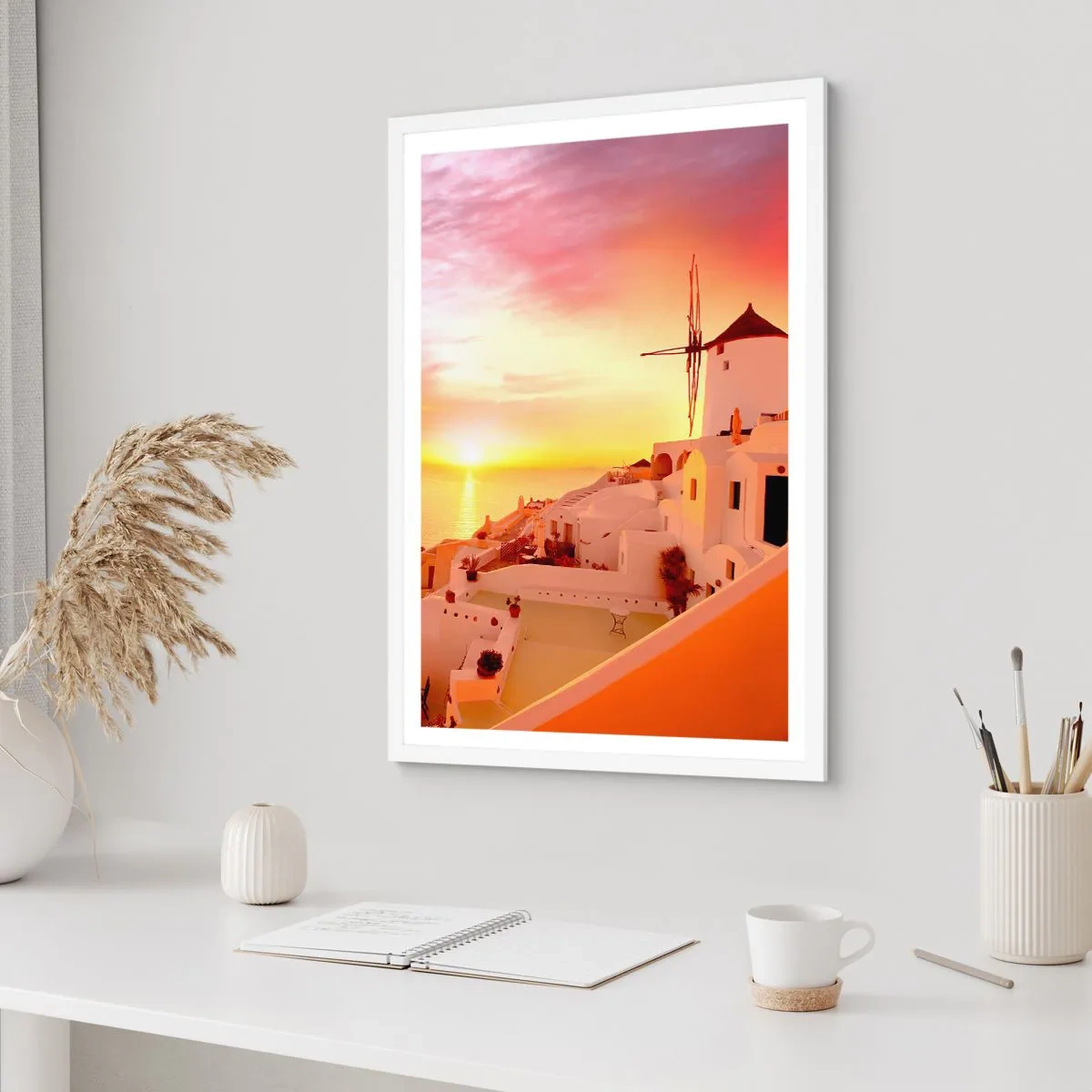 Poster în ramă albă - Dizolvându-se în alb și auriu - 70x100 cm