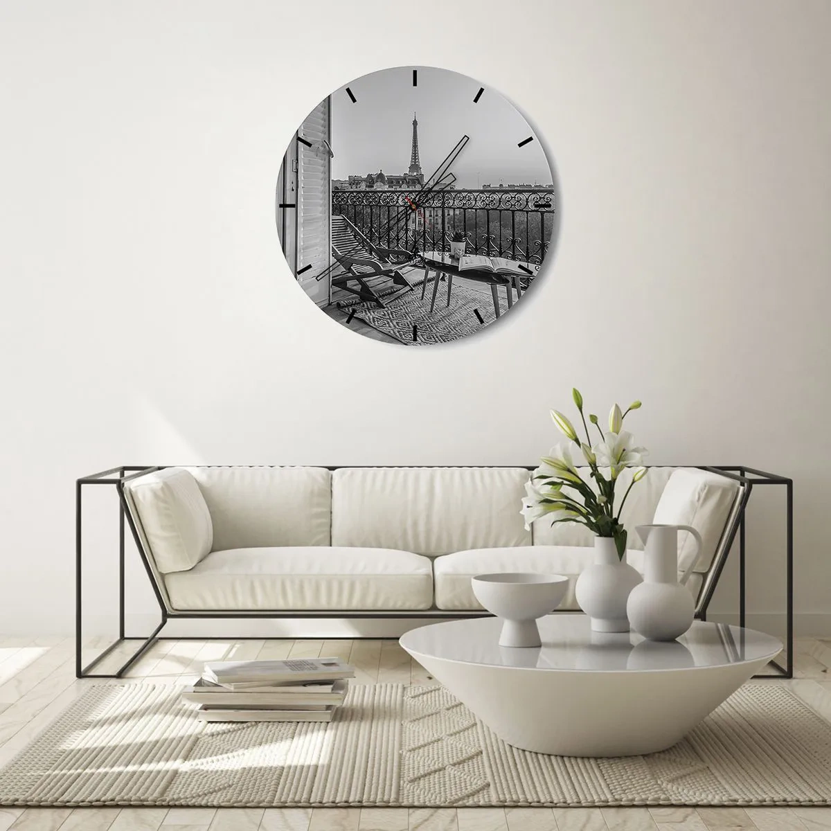 Ceas de perete - Ceas pe sticlă - Vedere de la balconul Turnului Eiffel în alb și negru - 30x30cm - După-amiază pariziană - Decorațiune modernă pentru perete pentru living, bucătărie și dormitor ARTTOR