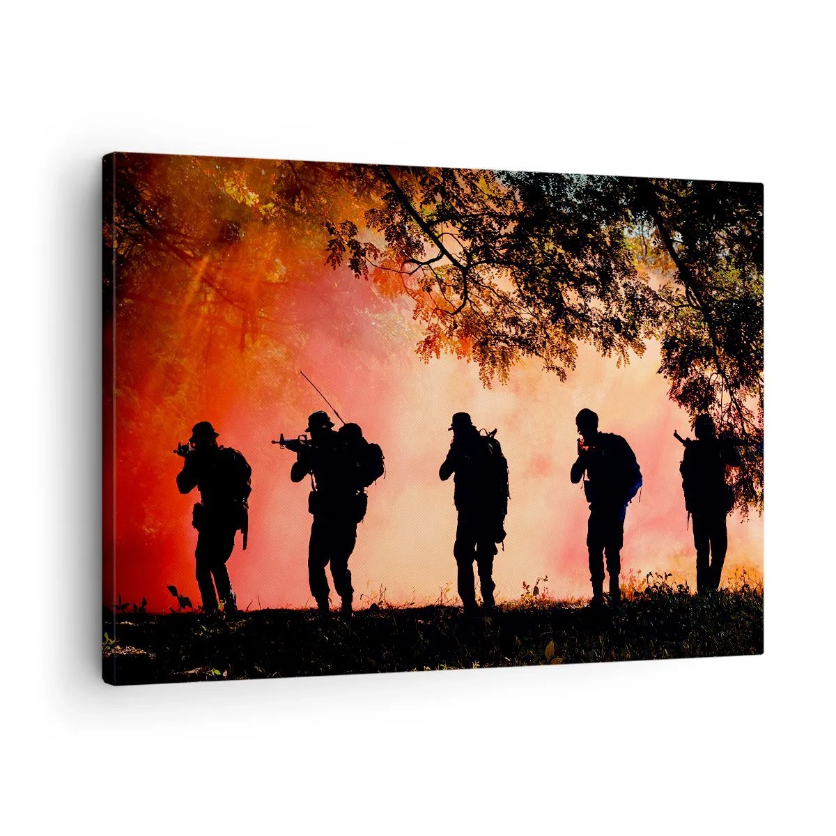 Tablou pe pânză Canvas - Siluete de soldați în pădure pe fundalul cerului portocaliu - 70x50cm - ...Toți pentru unul. - Decorațiune modernă pentru perete pentru living și dormitor ARTTOR
