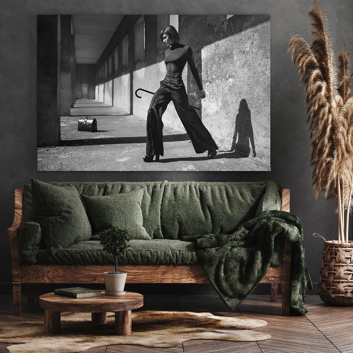 Tablou pe pânză Canvas - Femeie elegantă într-un cadru industrial - 70x50cm -  Eleganță urbană - Decorațiune modernă pentru perete pentru living și dormitor ARTTOR