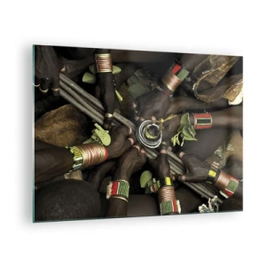 Tablou pe sticlă - Mâini cu brățări care țin un vas într-un gest ritualic - 70x50cm - Împreună - Decorațiune modernă pentru perete pentru living și dormitor ARTTOR