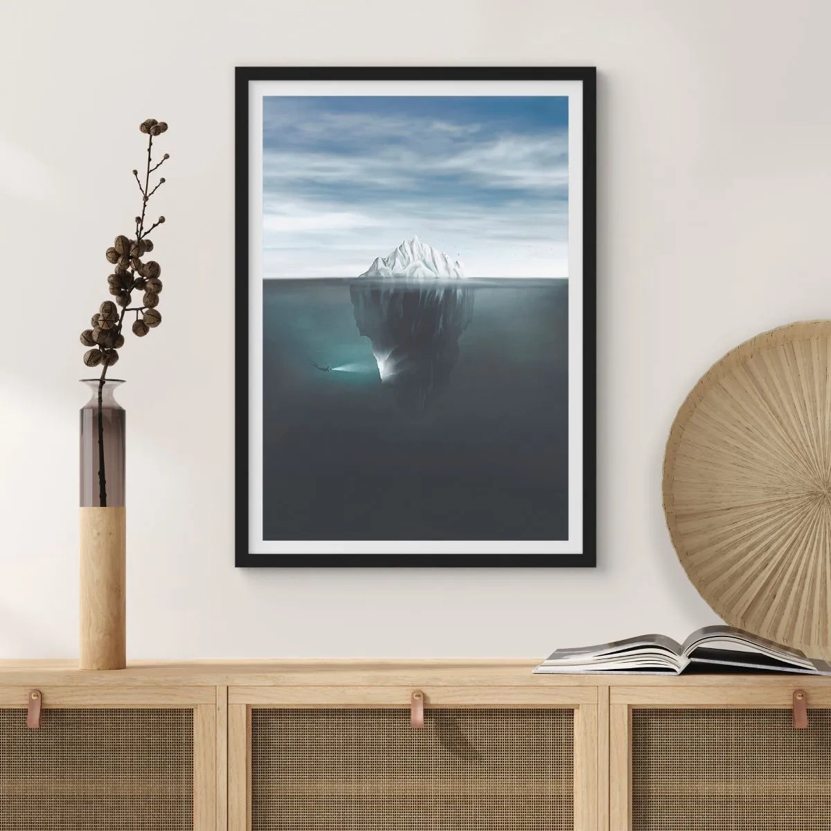 Poster în ramă neagră - Un aisberg cu o masă uriașă ascuns sub apă - 50x70cm - Un mister subacvatic - Decorațiune modernă pentru perete pentru living și dormitor ARTTOR