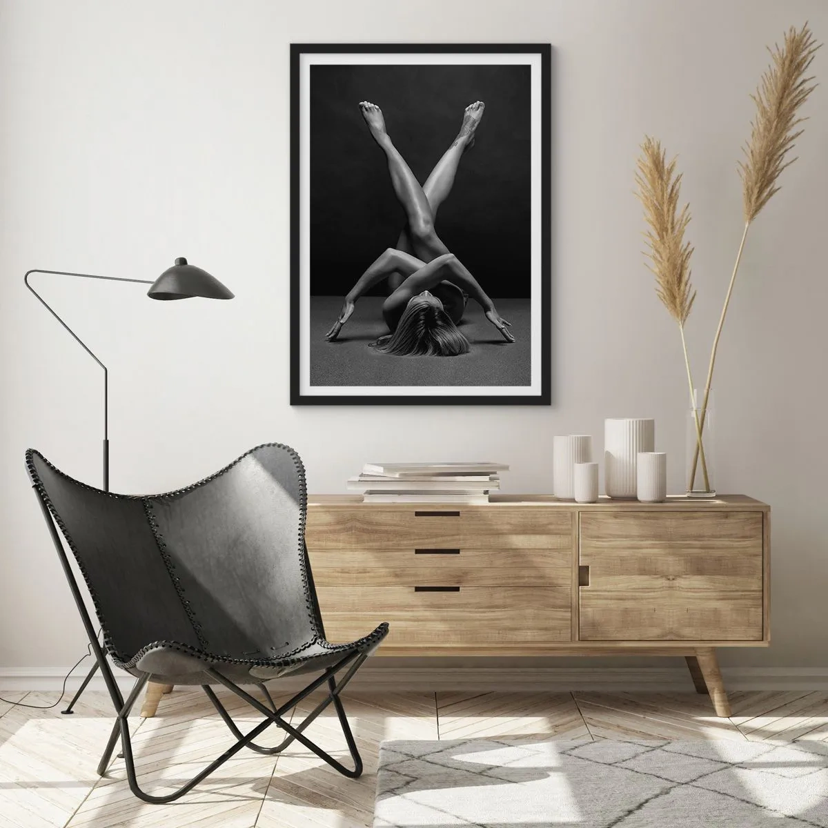 Poster în ramă neagră - O abordare artistică a unei siluete feminine în alb și negru - 50x70cm - Geometria nudității - Decorațiune modernă pentru perete pentru living și dormitor ARTTOR