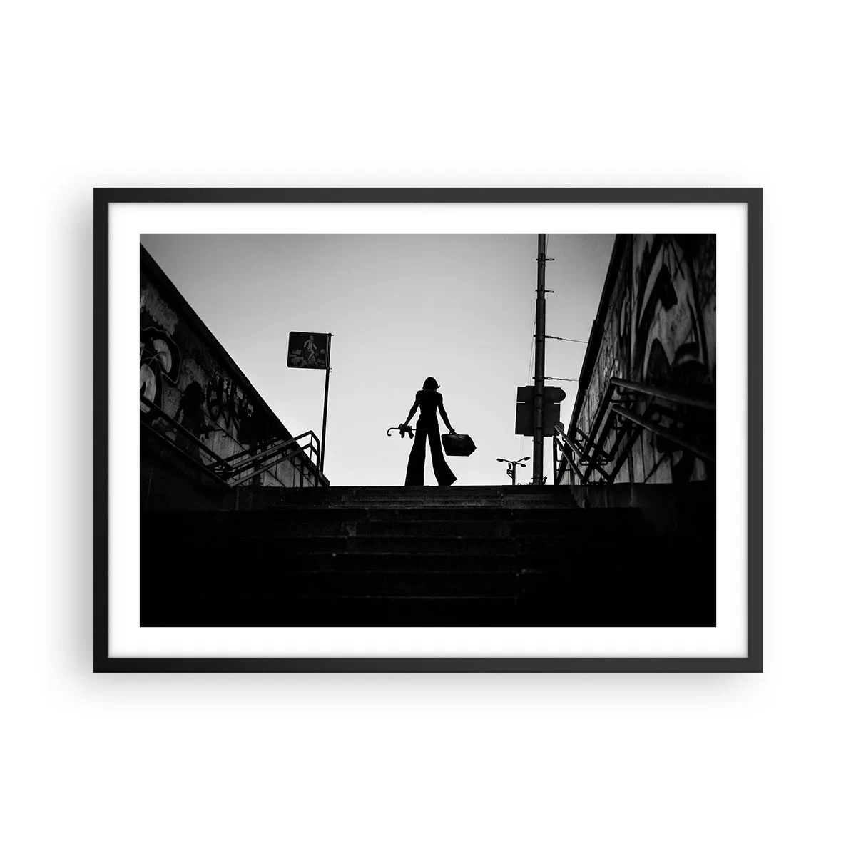 Poster în ramă neagră - Rătăcire urbană - 70x50 cm