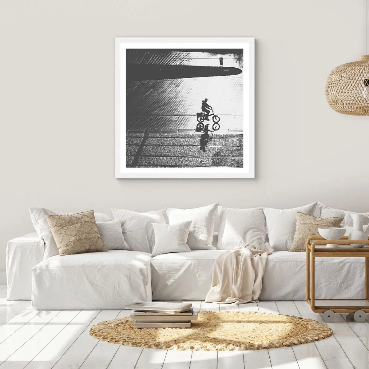 Poster în ramă albă - Înainte, prin oraș - 30x30 cm