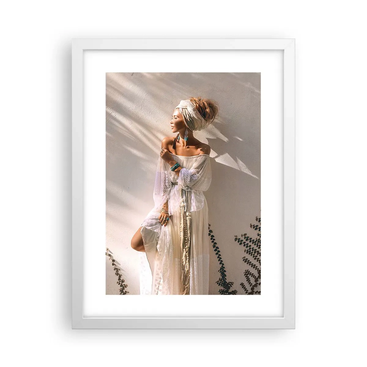 Poster în ramă albă - Soarele și fata - 30x40 cm