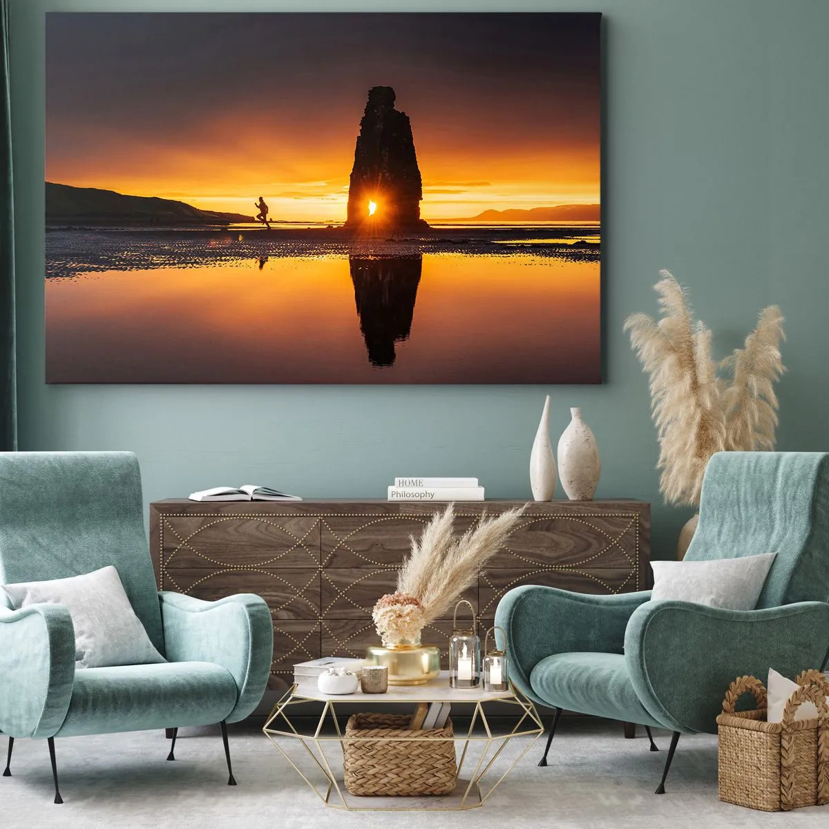 Tablou pe pânză Canvas - Persoană alergând pe plajă la apus cu formațiune stâncoasă - 70x50cm - Doar tu și natura - Decorațiune modernă pentru perete pentru living și dormitor ARTTOR