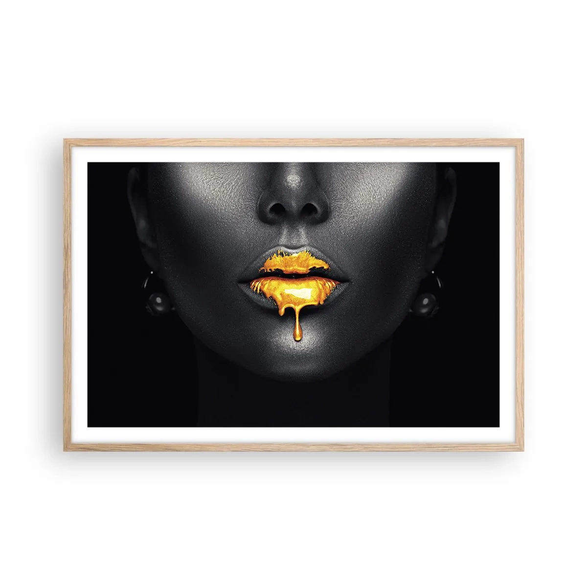 Poster în ramă de stejar deschis - Buzele de aur - 91x61 cm