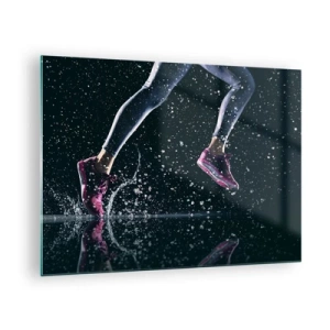 Tablou pe sticlă - Alergând prin apă în pantofi sport pe un fundal întunecat - 70x50cm - Cât de mult puteți - Decorațiune modernă pentru perete pentru living și dormitor ARTTOR