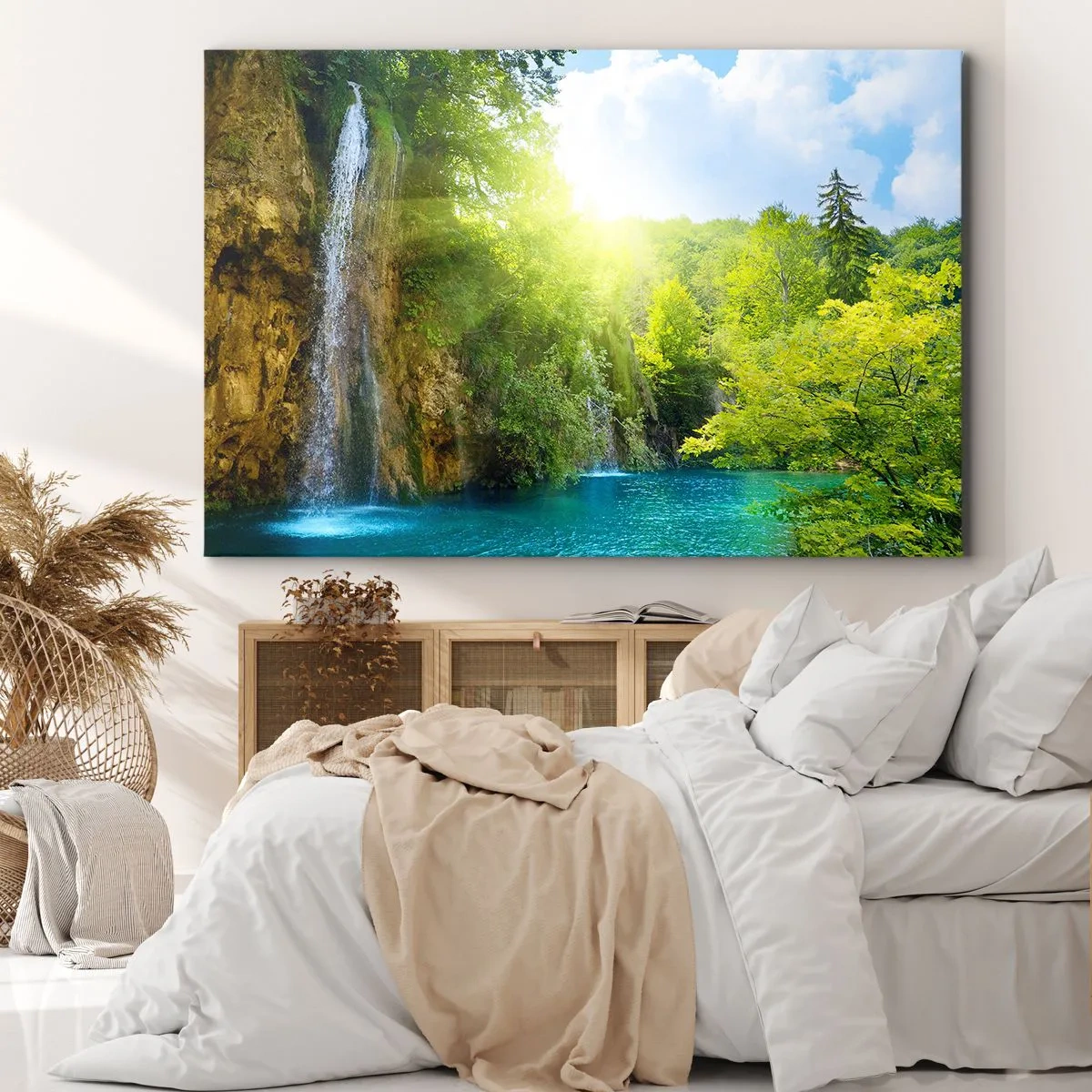 Tablou pe pânză Canvas - O cascadă care curge într-un lac turcoaz înconjurat de verdeață - 70x50cm - Trebuie să fie Edenul - Decorațiune modernă pentru perete pentru living și dormitor ARTTOR