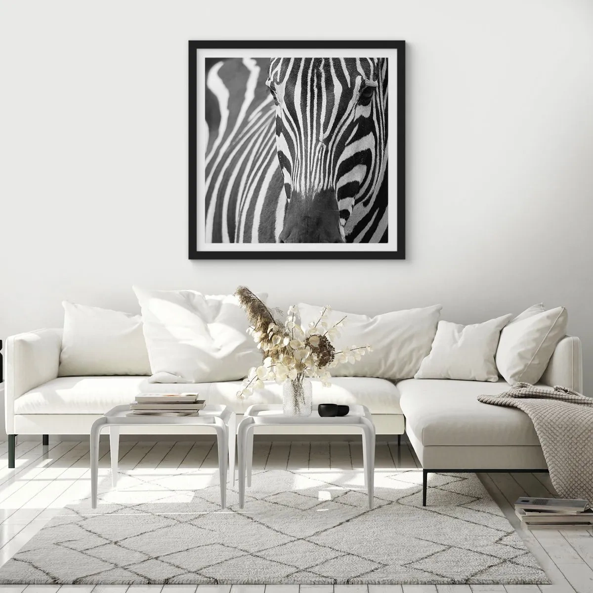 Poster în ramă neagră - Lumea e albă și neagră - 50x50 cm