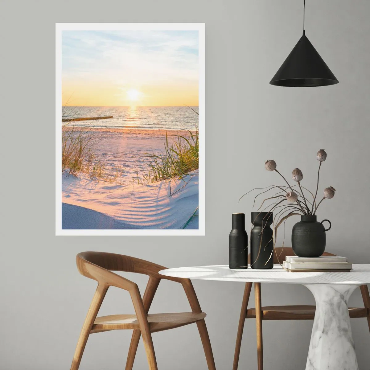 Poster - Zumzet de mare, o plajă sălbatică printre ierburi... - 50x70 cm