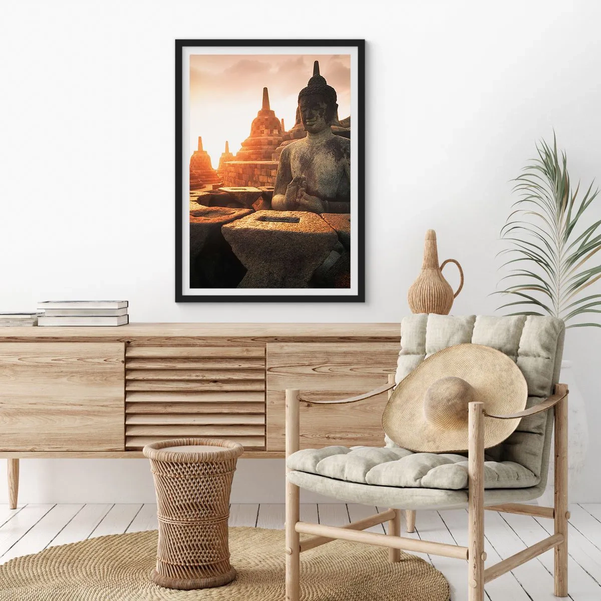 Poster în ramă neagră - Statuia lui Buddha cu temple în fundal la apus - 50x70cm - Vreme de mare înțelepciune - Decorațiune modernă pentru perete pentru living și dormitor ARTTOR
