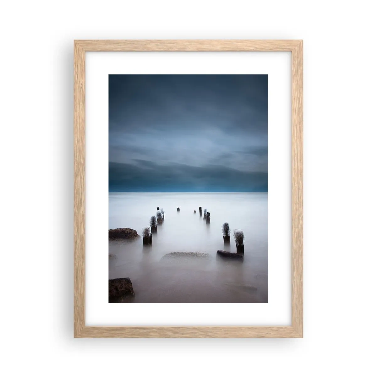 Poster în ramă de stejar deschis - Un lac în ceața calmă - 30x40 cm