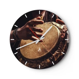 Ceas de perete - Ceas pe sticlă - Mâini cântând la o tobă tradițională în lumină caldă - 30x30cm - În ritmul inimii - Decorațiune modernă pentru perete pentru living, bucătărie și dormitor ARTTOR