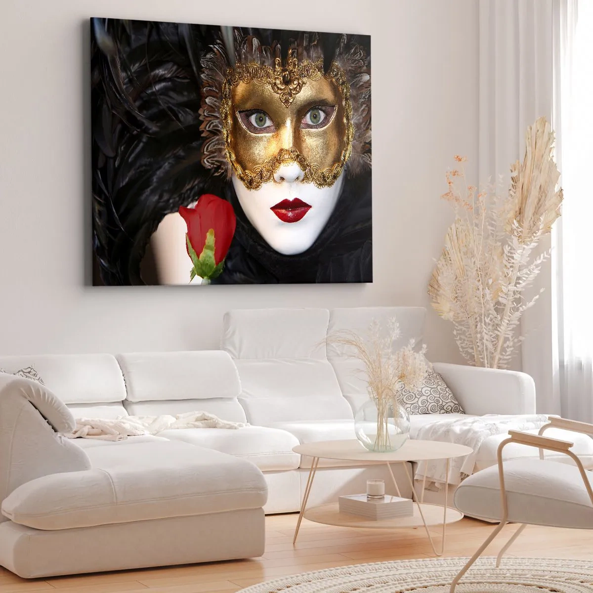 Tablou pe pânză Canvas - Mască venețiană de aur cu pene și un trandafir roșu, motiv misterios. - 70x50cm - Pentru că viața e un bal - Decorațiune modernă pentru perete pentru living și dormitor ARTTOR