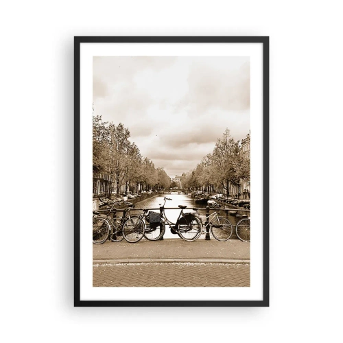 Poster în ramă neagră - Biciclete în tonuri sepia lângă canal - 50x70cm - Atmosfera olandeză - Decorațiune modernă pentru perete pentru living și dormitor ARTTOR