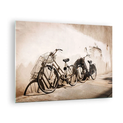 Tablou pe sticlă - Biciclete retro sprijinite de un zid vechi - 70x50cm - Farmecul de neuitat al trecutului - Decorațiune modernă pentru perete pentru living și dormitor ARTTOR