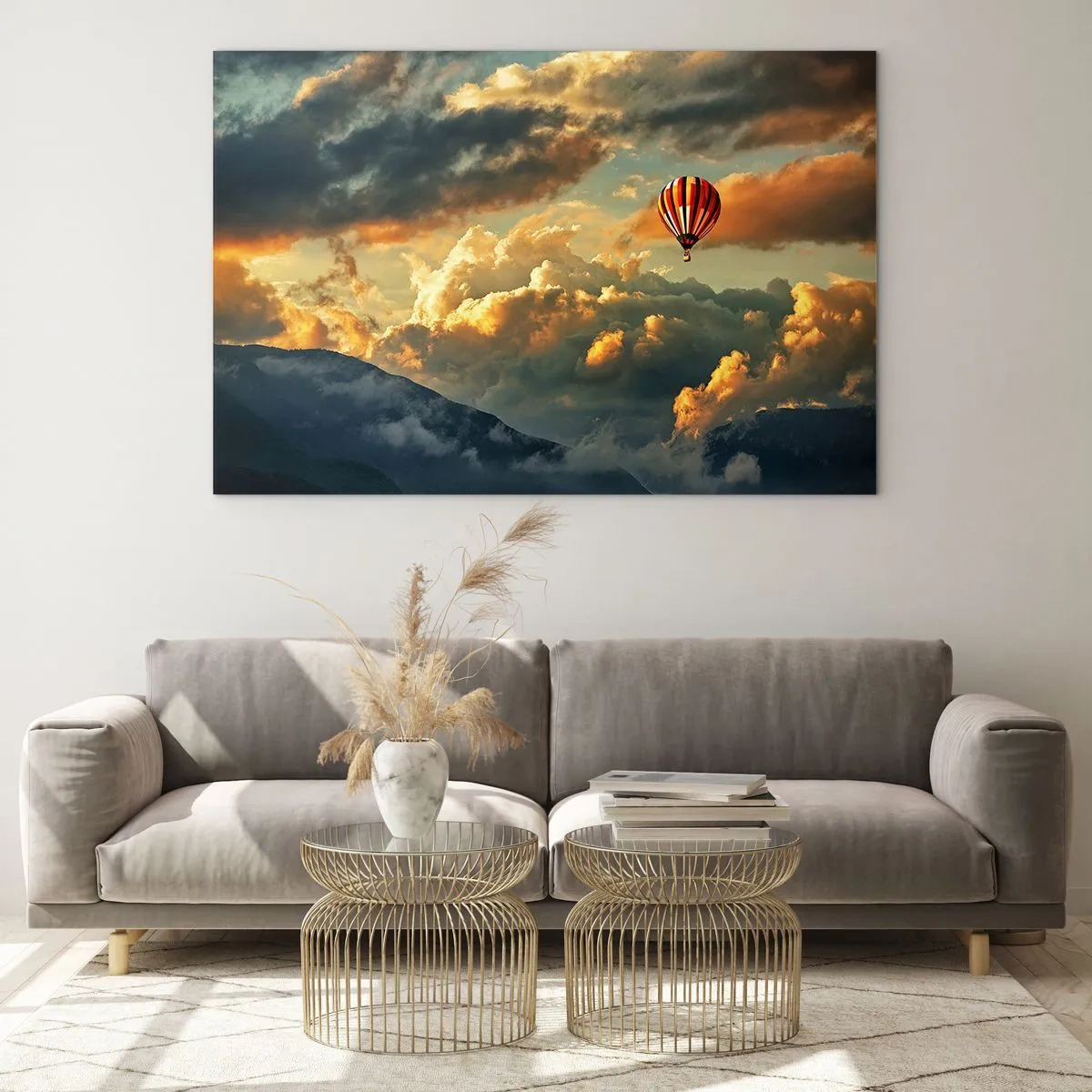 Tablou pe sticlă - Un balon plutind deasupra munților printre nori la apus - 70x50cm - Zbor pentru că vreau - Decorațiune modernă pentru perete pentru living și dormitor ARTTOR