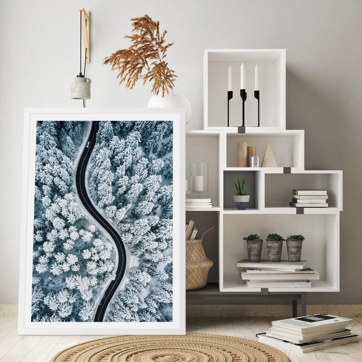 Poster în ramă albă - Prin pădurea de iarnă - 70x100 cm