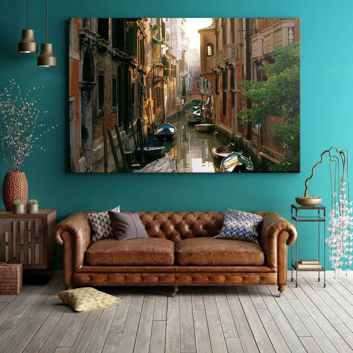 Tablou pe pânză Canvas - Un canal pitoresc din Veneția cu bărci și un pod - 70x50cm - Pe o străduță venețiană - Decorațiune modernă pentru perete pentru living și dormitor ARTTOR