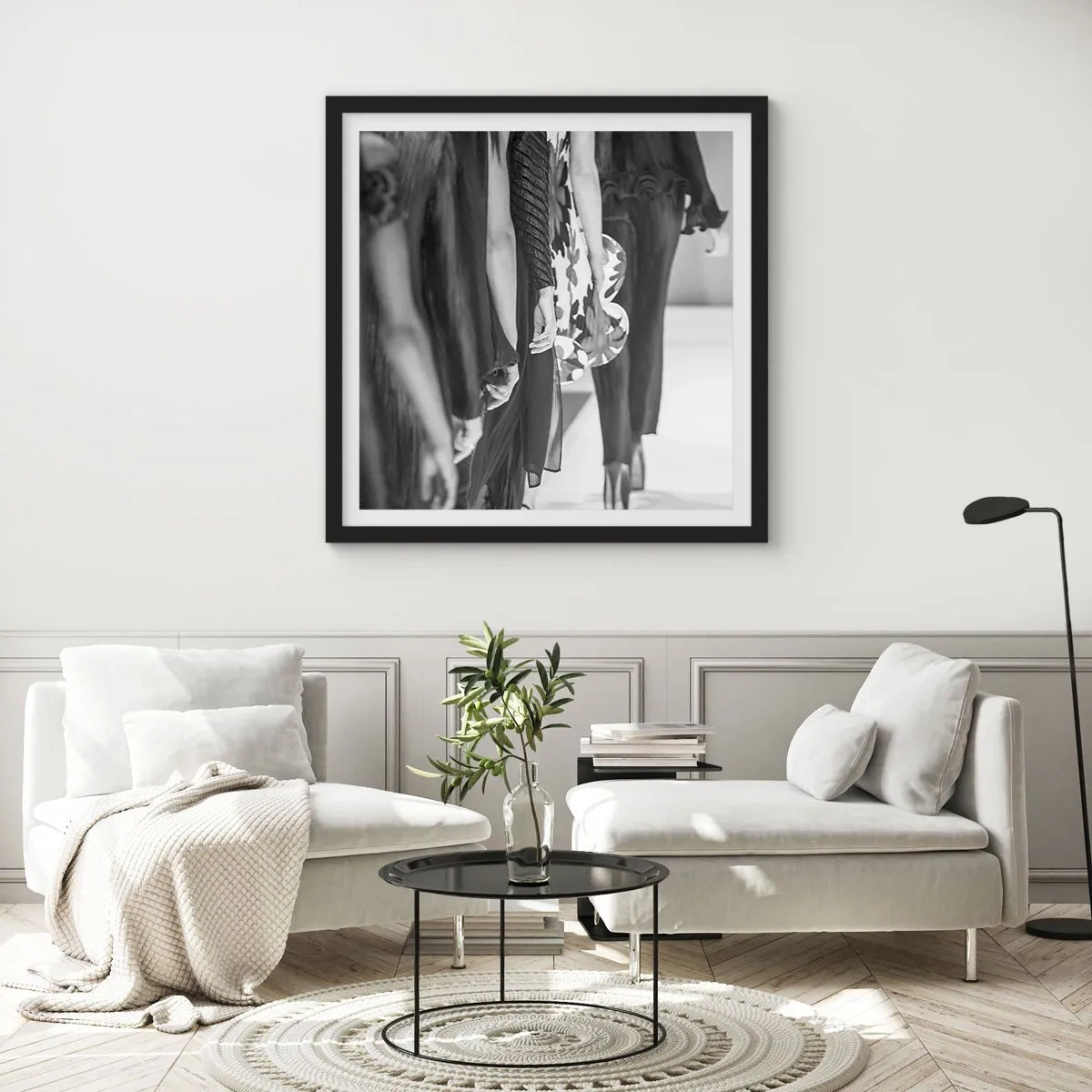 Poster în ramă neagră - Paradă elegantă - 30x30 cm