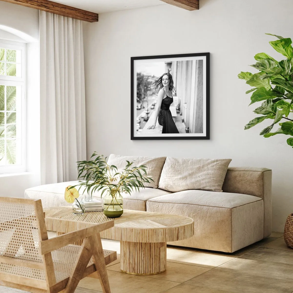 Poster în ramă neagră - Cu siguranță e o fată pariziană - 60x60 cm