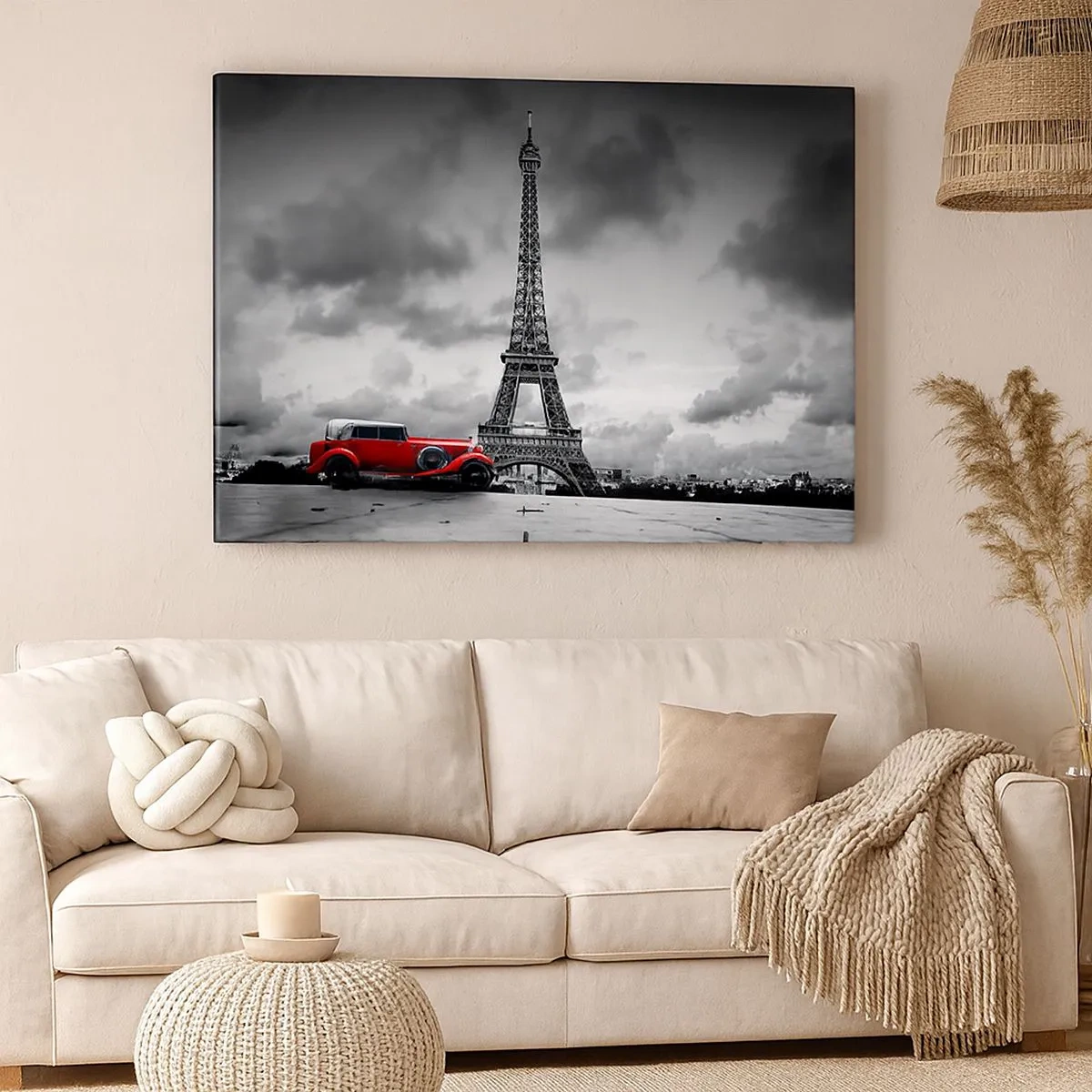 Tablou pe pânză Canvas - Mașină retro roșie în fața Turnului Eiffel, alb-negru - 70x50cm - Nu cu mult timp în urmă, la Paris - Decorațiune modernă pentru perete pentru living și dormitor ARTTOR