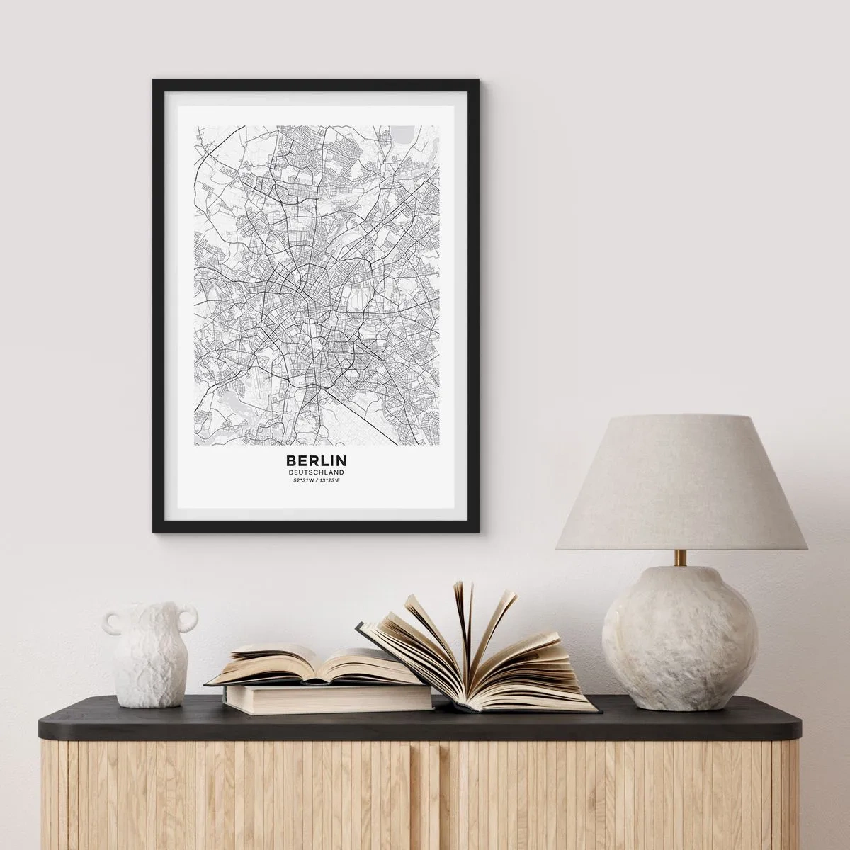 Poster în ramă neagră - Floare de Berlin - 61x91 cm