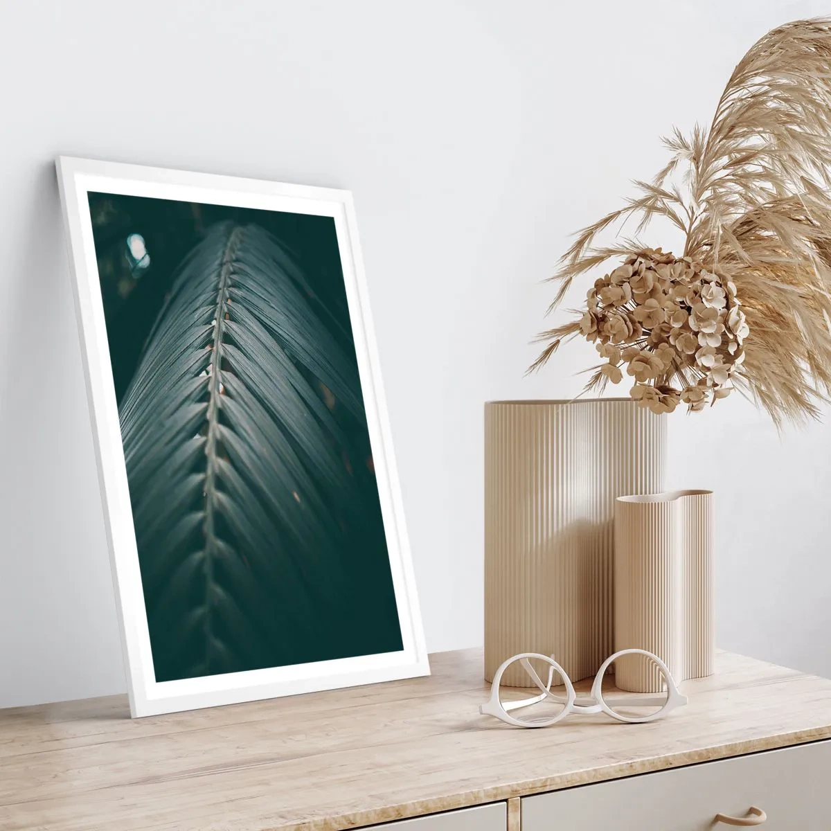 Poster în ramă albă - Precizia naturii - 50x70 cm