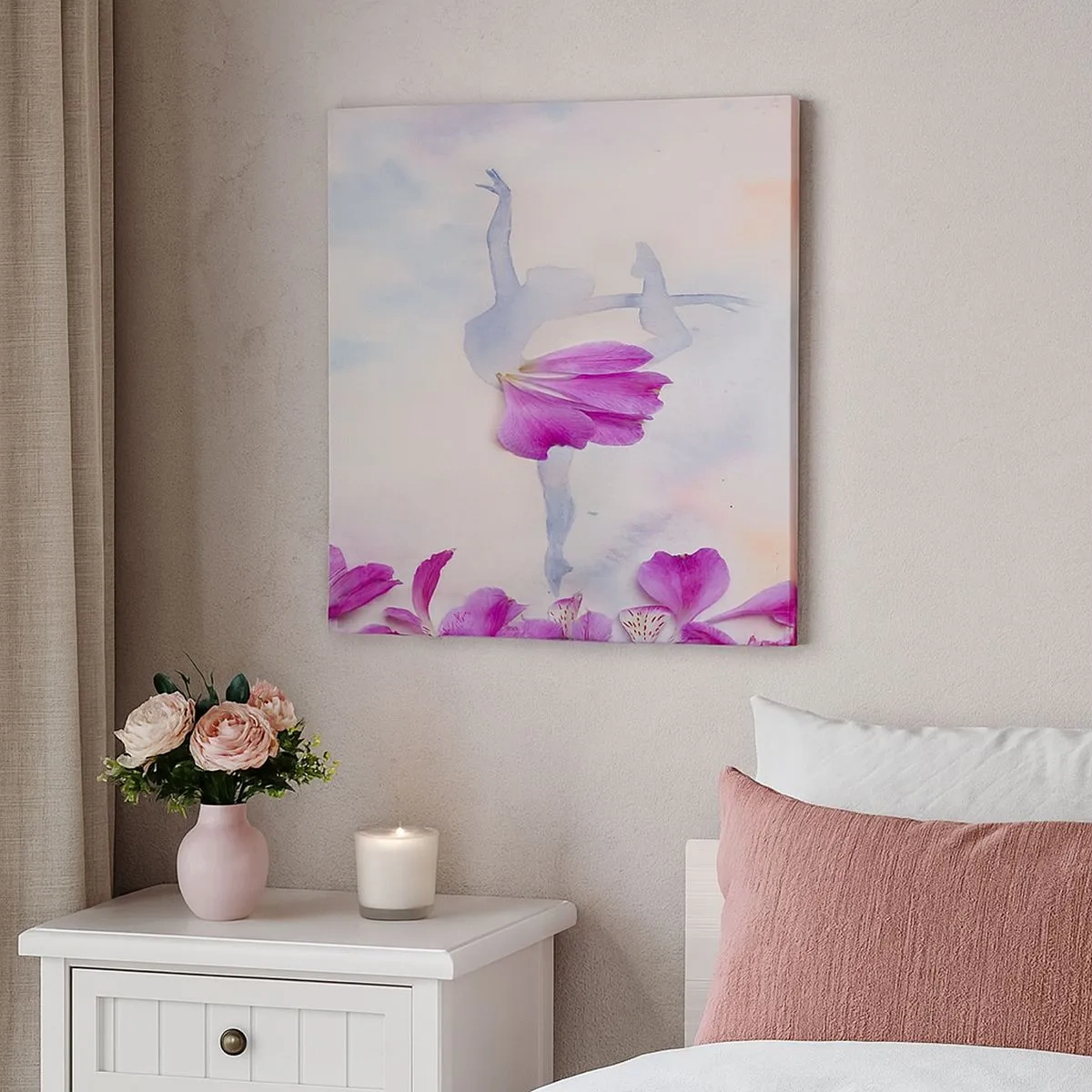 Tablou pe pânză - Delicată ca o floare - 30x30 cm