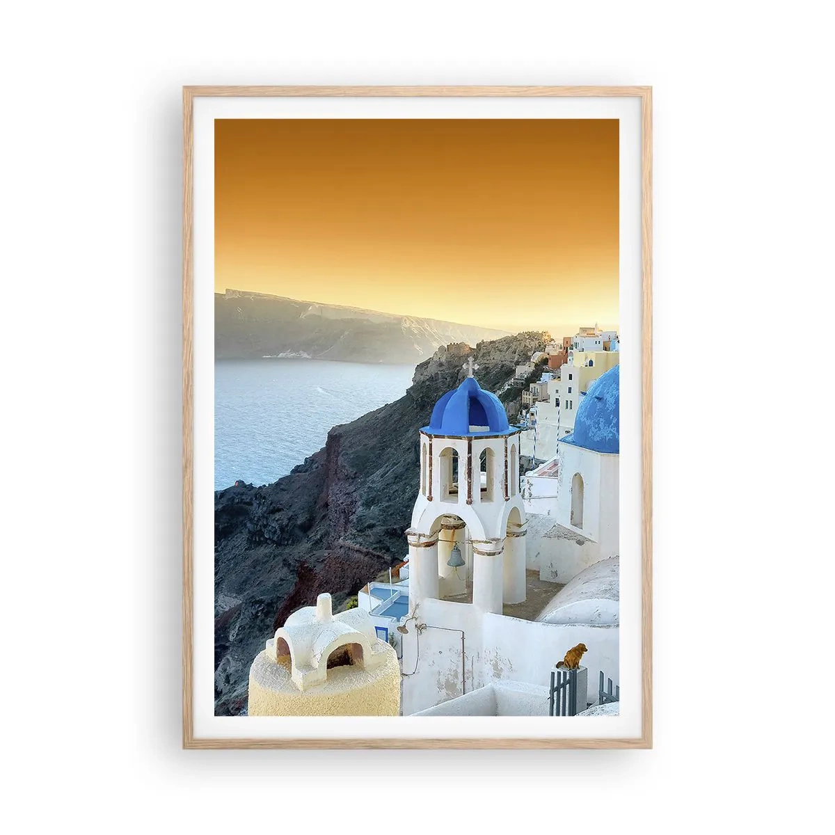 Poster în ramă de stejar deschis - Santorini - îmbrățișat de stânci - 70x100 cm