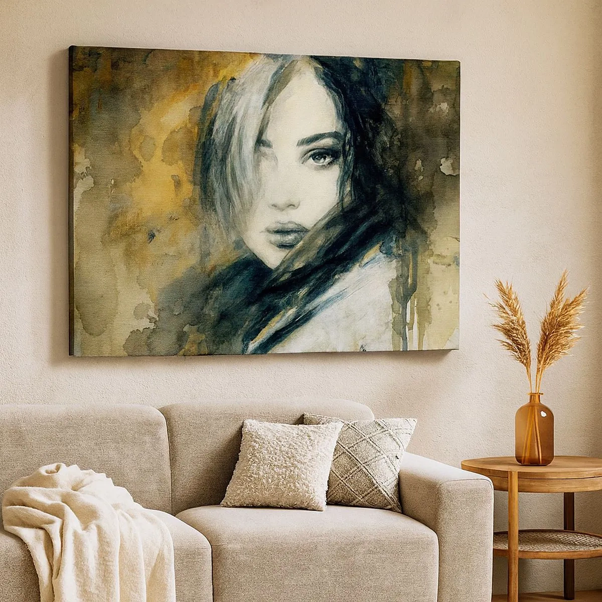 Tablou pe pânză Canvas - Portret de femeie pe un fundal de pete abstracte în nuanțe de bej - 70x50cm - Mai inocentă sau mai senzuală? - Decorațiune modernă pentru perete pentru living și dormitor ARTTOR