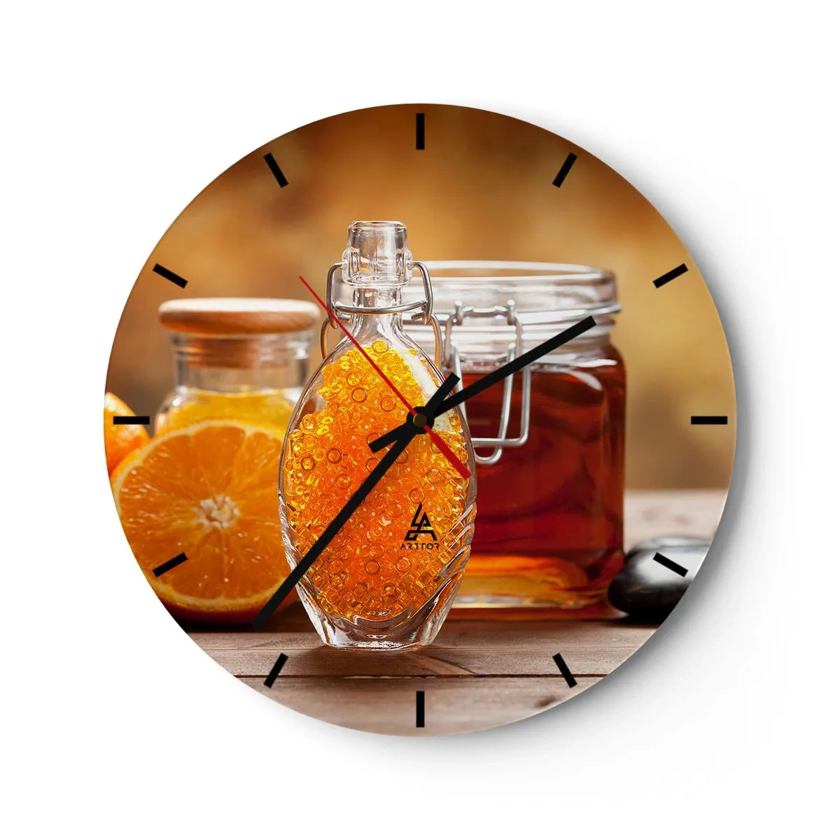 Ceas de perete - Ceas pe sticlă - O sticlă de miere cu portocale în fundal pe o masă de lemn - 30x30cm - Gust și aromă de soare - Decorațiune modernă pentru perete pentru living, bucătărie și dormitor ARTTOR