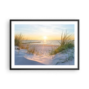 Poster în ramă neagră - Zumzet de mare, o plajă sălbatică printre ierburi... - 70x50 cm