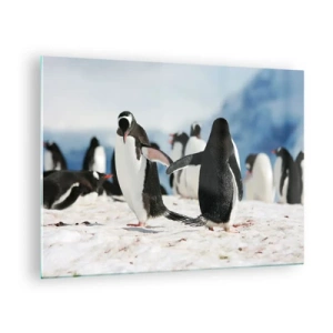 Tablou pe sticlă - Pinguini în zăpadă într-un peisaj polar - 70x50cm - Dansul în zăpadă - Decorațiune modernă pentru perete pentru living și dormitor ARTTOR