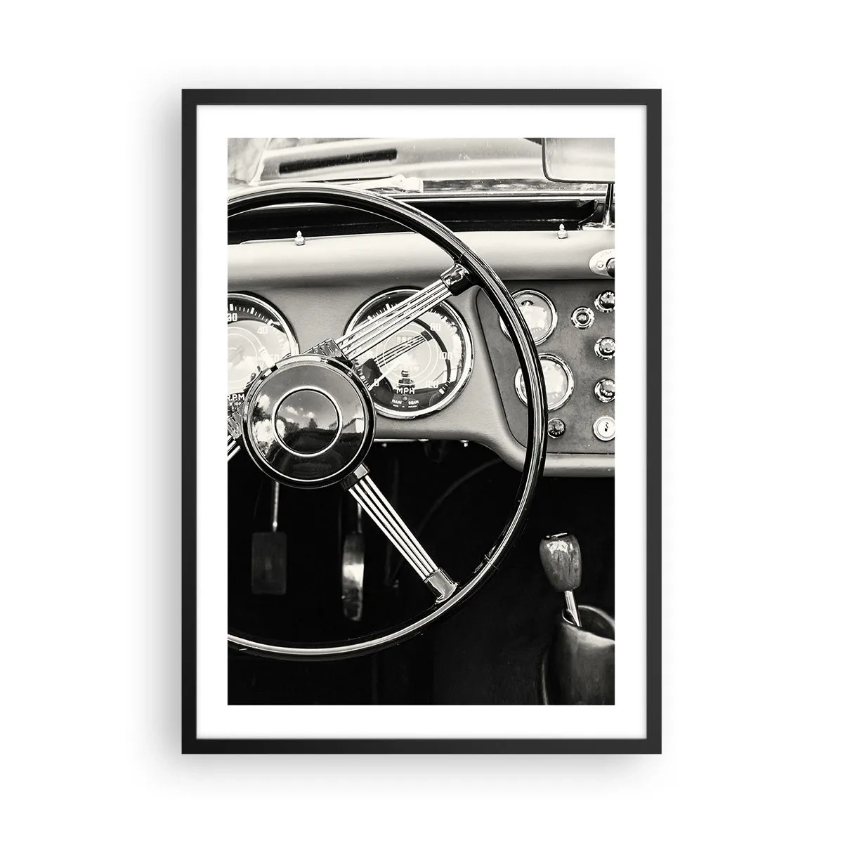 Poster în ramă neagră - Interiorul unei mașini de epocă în stil monocromatic - 50x70cm - Visul unui colecționar - Decorațiune modernă pentru perete pentru living și dormitor ARTTOR