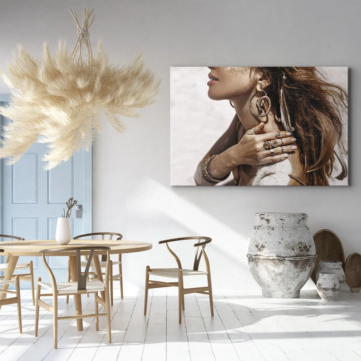 Tablou pe pânză Canvas - Femeie elegantă cu bijuterii pe un fundal de nisip deschis - 70x50cm - Regina plajei sălbatice - Decorațiune modernă pentru perete pentru living și dormitor ARTTOR