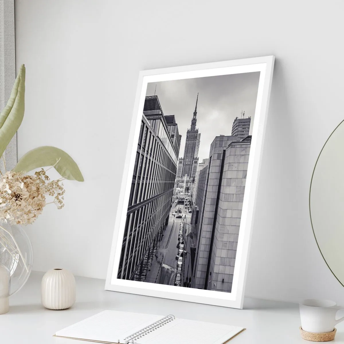 Poster în ramă albă - Vale citadină din Varșovia - 50x70 cm