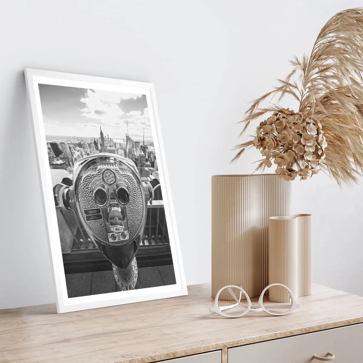 Poster în ramă albă - Orașul de deasupra orașelor - 70x100 cm