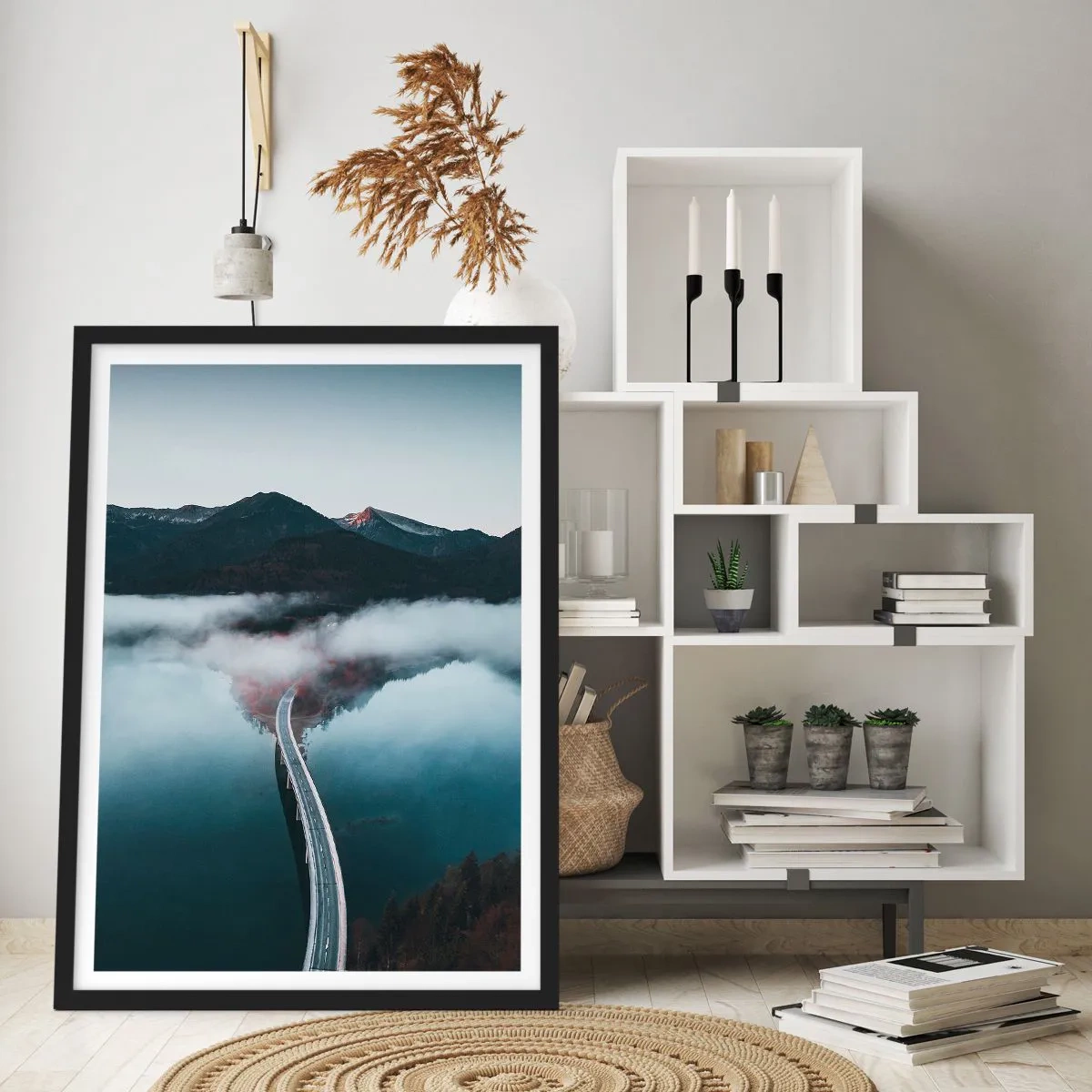 Poster în ramă neagră - Peste o apă netedă ca o oglindă - 30x40 cm