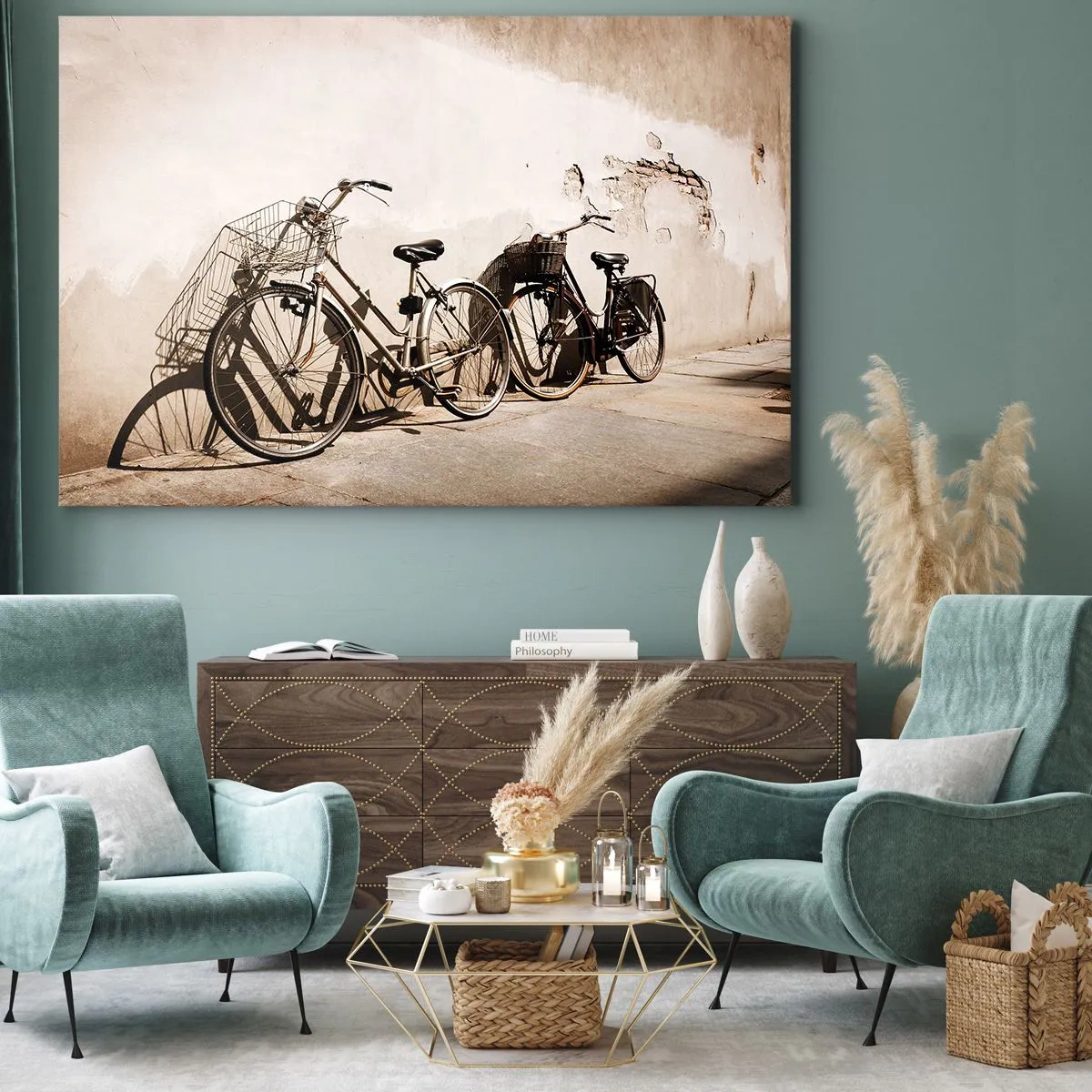 Tablou pe pânză Canvas - Două biciclete rezemate de un perete vechi în stil retro - 70x50cm - Farmecul de neuitat al trecutului - Decorațiune modernă pentru perete pentru living și dormitor ARTTOR