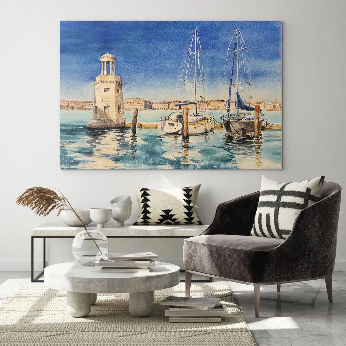 Tablou pe sticlă - Marina în acuarelă cu far și iahturi ancorate - 70x50cm - Laguna însorită - Decorațiune modernă pentru perete pentru living și dormitor ARTTOR