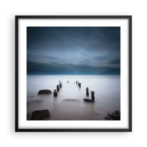 Poster în ramă neagră - Un lac în ceața calmă - 50x50 cm