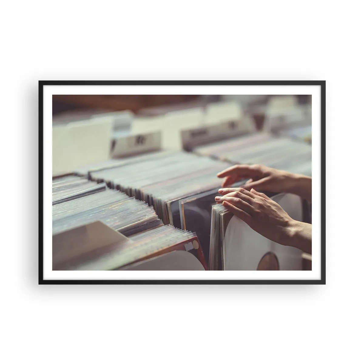 Poster în ramă neagră - În căutarea emoției - 100x70 cm