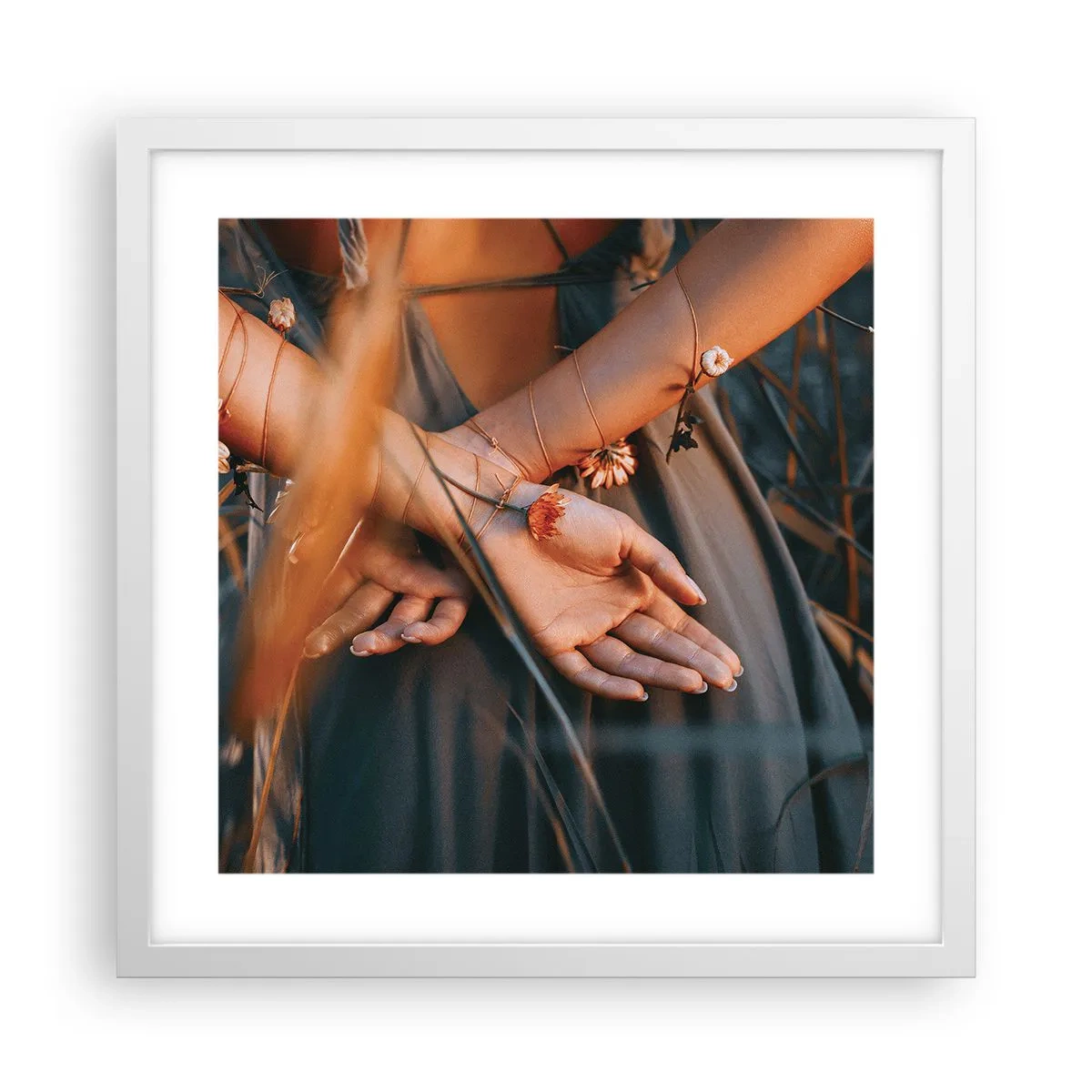 Poster în ramă albă - Legată de natură - 40x40 cm