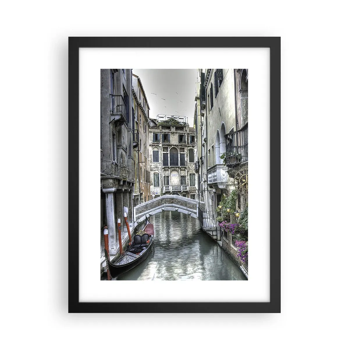 Poster în ramă neagră - Timp de secole în reverie tăcută - 30x40 cm