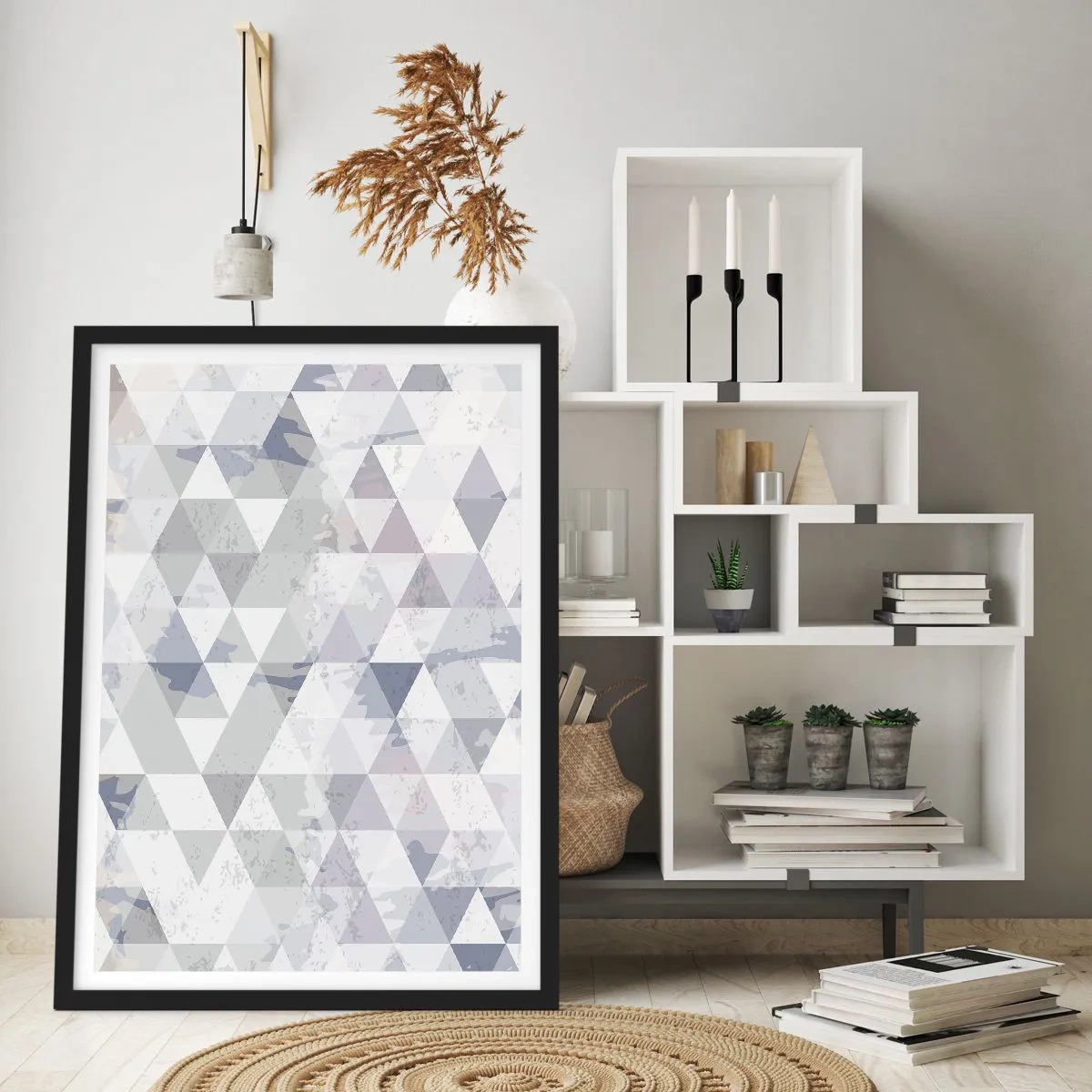 Poster în ramă neagră - Model geometric de triunghiuri în nuanțe de gri - 50x70cm - În ritm de trei - Decorațiune modernă pentru perete pentru living și dormitor ARTTOR