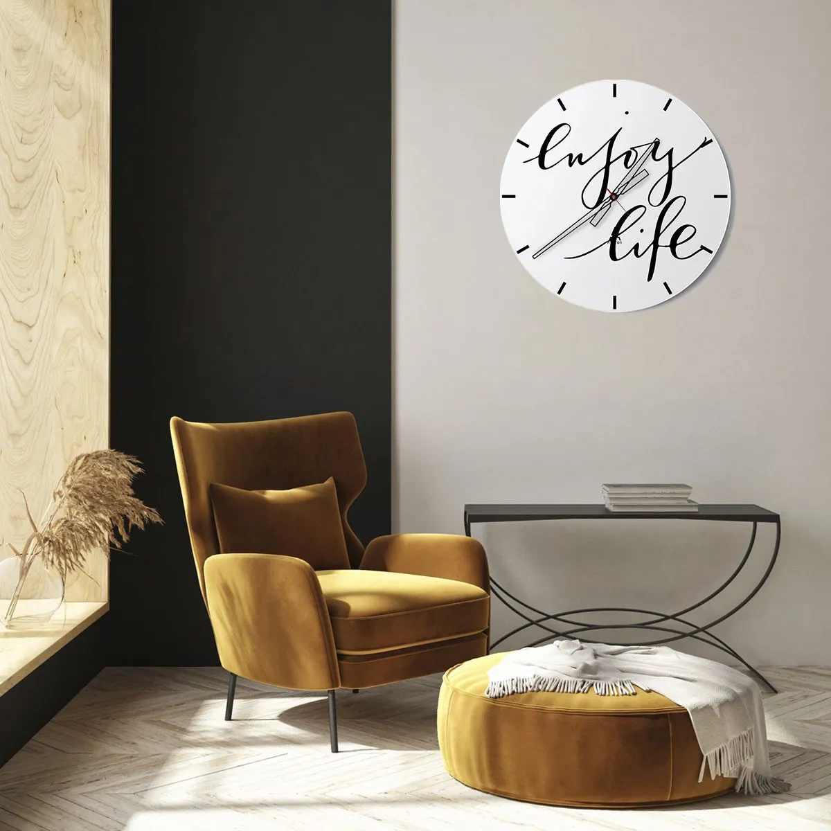 Ceas de perete - Ceas pe sticlă - Un ceas alb cu inscripția neagră „Enjoy Life” pe un fundal minimalist. - 30x30cm - Nimic de adăugat... - Decorațiune modernă pentru perete pentru living, bucătărie și dormitor ARTTOR
